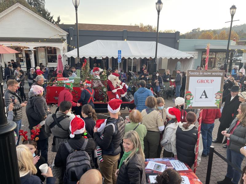 It's a Wonderful Life in Lafayette Holiday Celebration